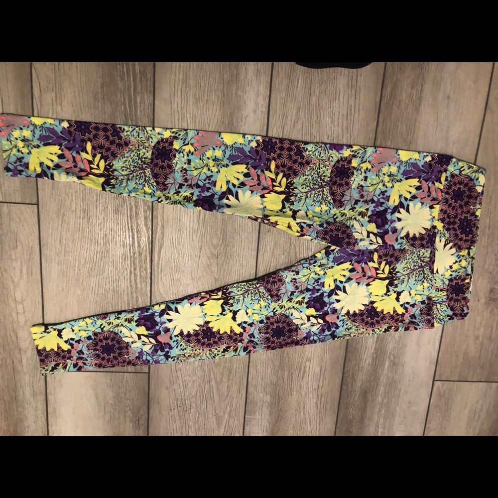 LulaRoe one size leggings